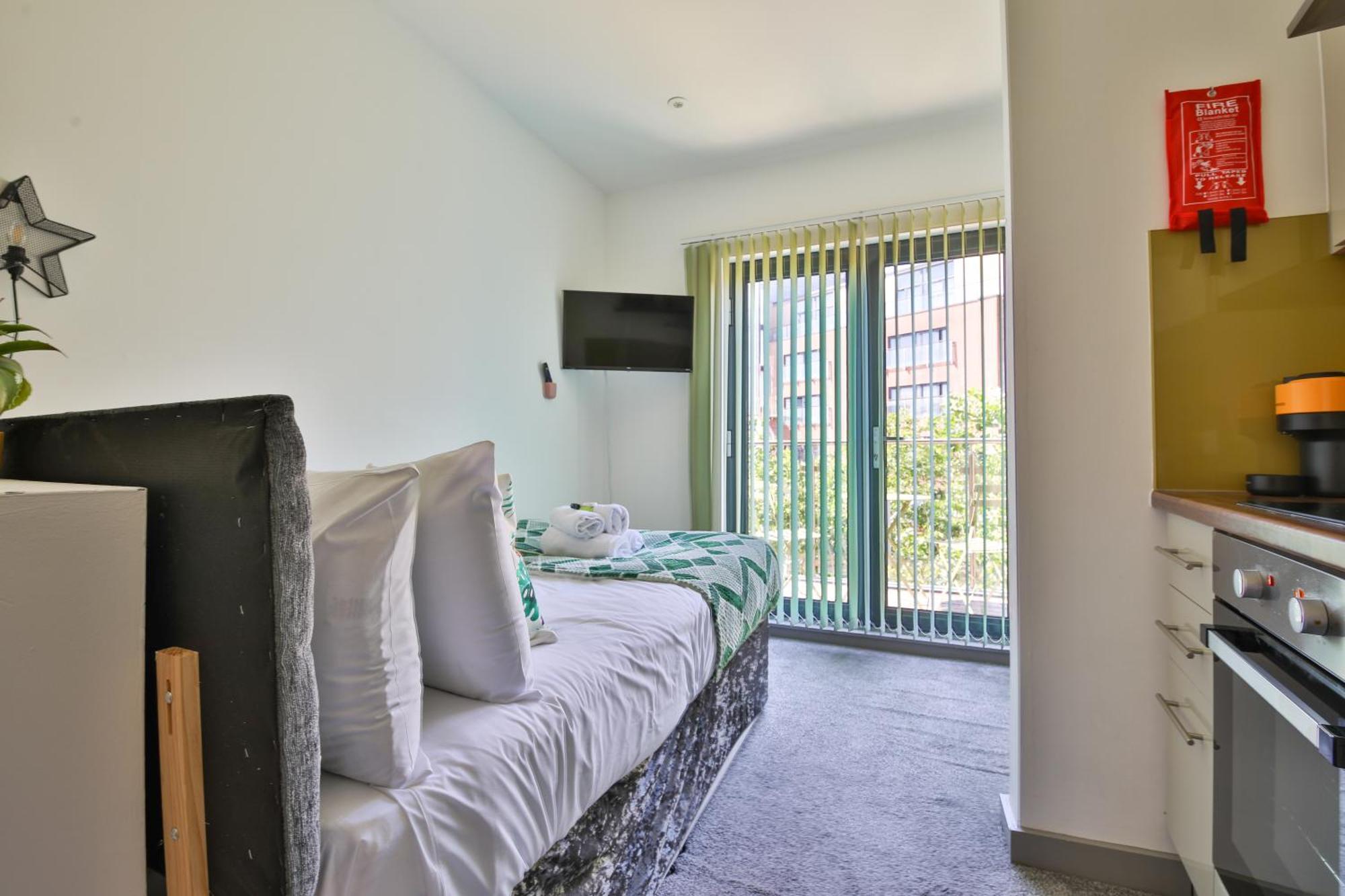 Princess Lofts City Centre Studios With Nespresso Coffee Machines & New Fast Wifi By Stayright Суонси Экстерьер фото