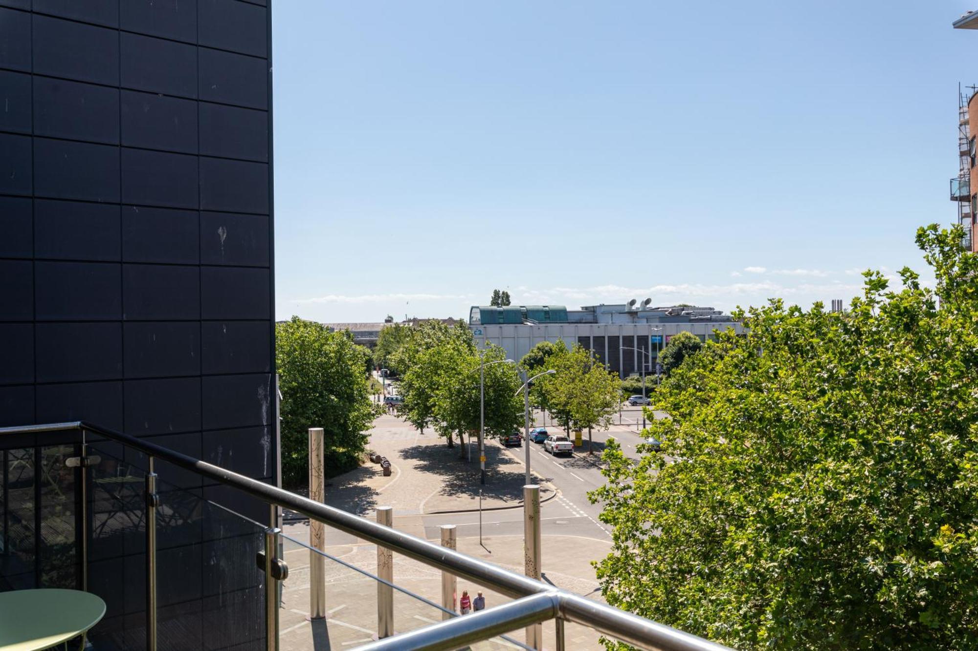 Princess Lofts City Centre Studios With Nespresso Coffee Machines & New Fast Wifi By Stayright Суонси Экстерьер фото