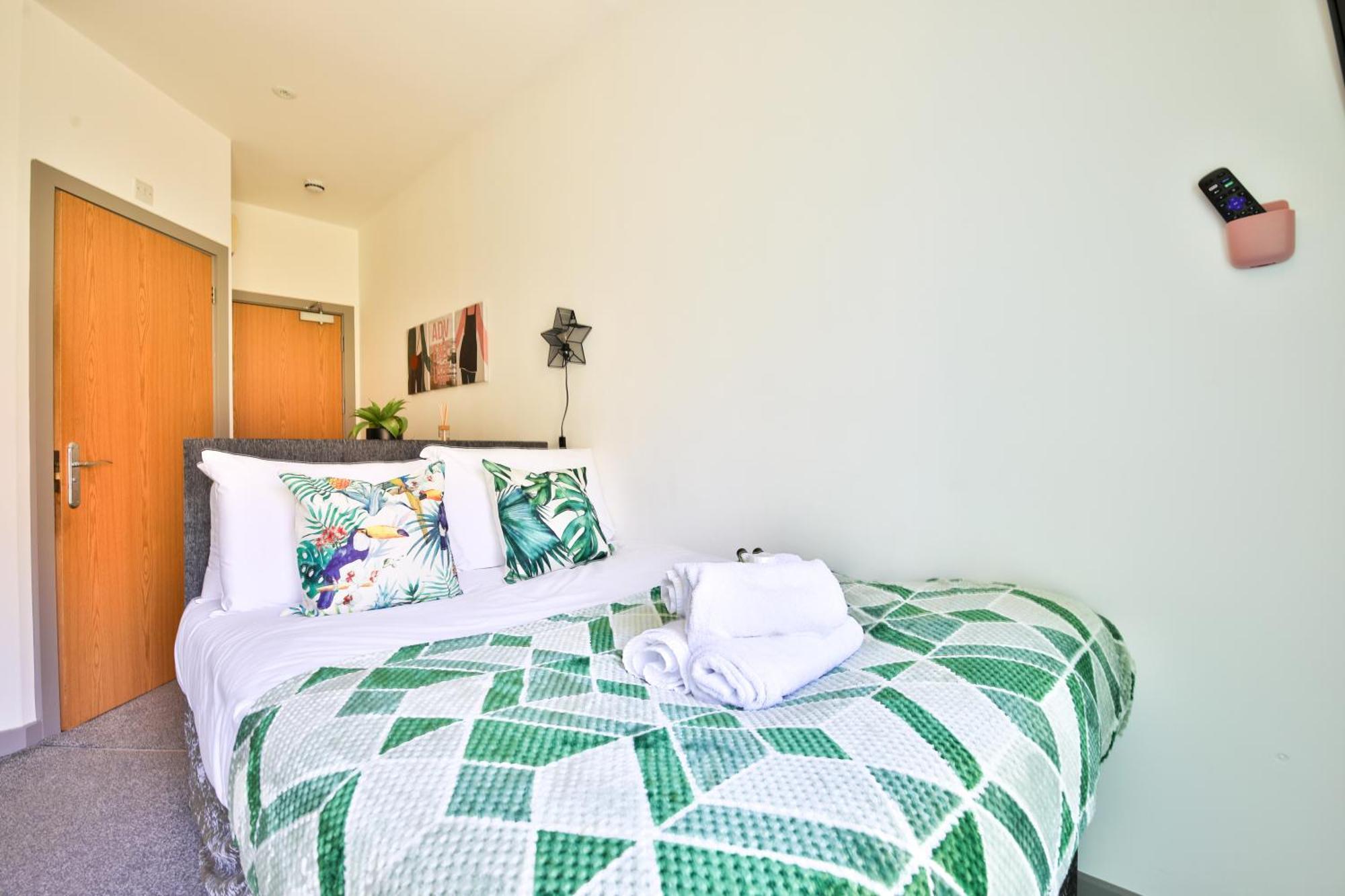 Princess Lofts City Centre Studios With Nespresso Coffee Machines & New Fast Wifi By Stayright Суонси Экстерьер фото