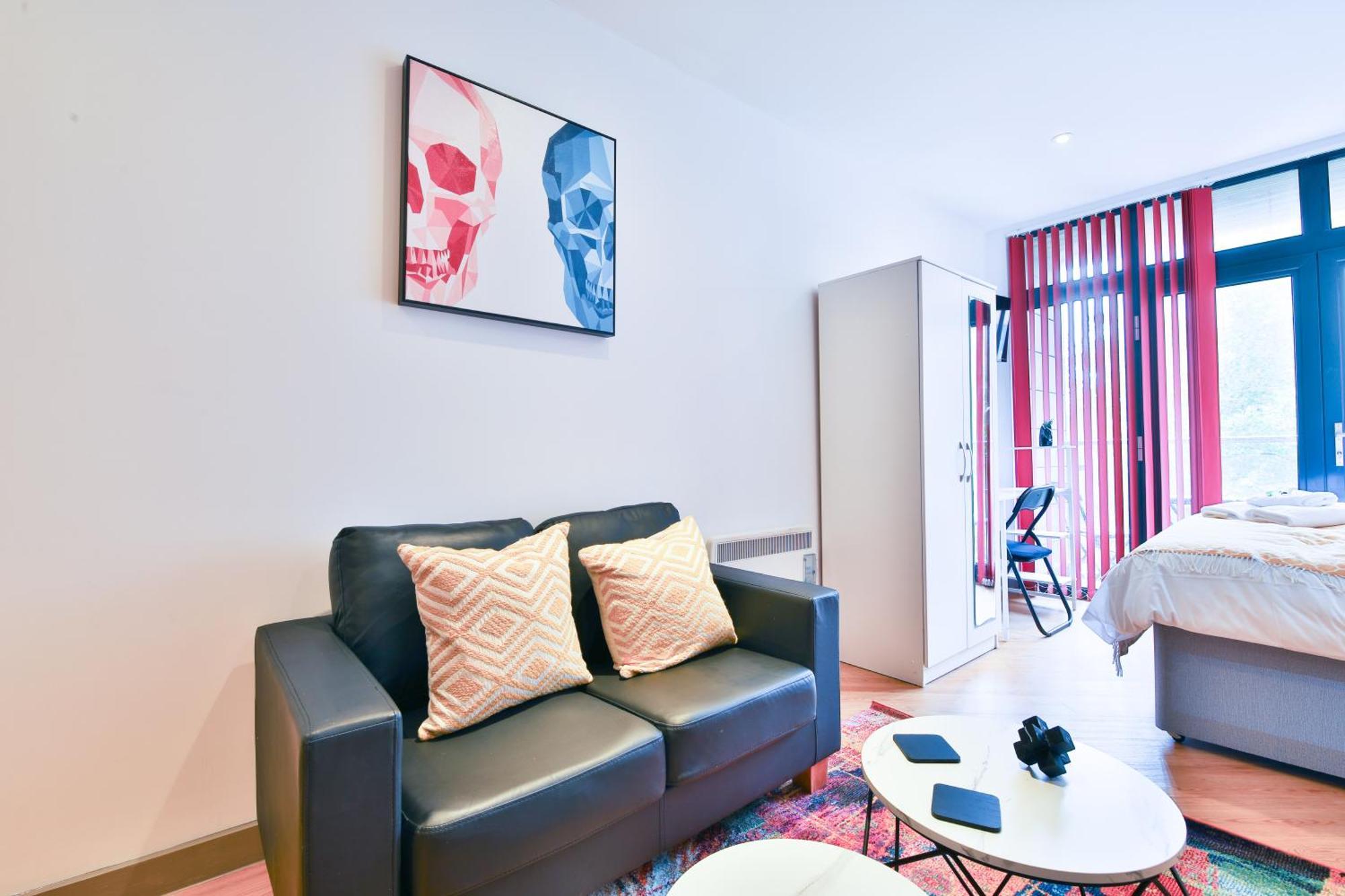 Princess Lofts City Centre Studios With Nespresso Coffee Machines & New Fast Wifi By Stayright Суонси Экстерьер фото
