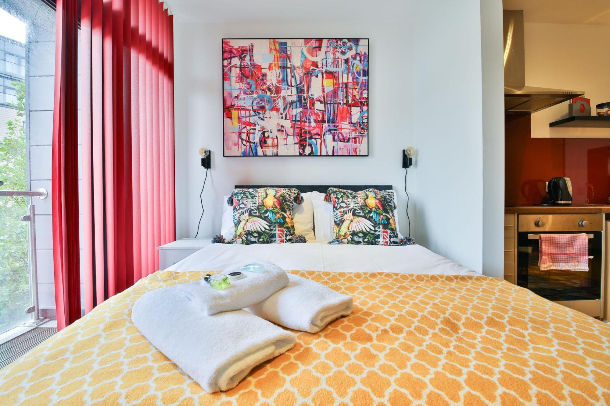 Princess Lofts City Centre Studios With Nespresso Coffee Machines & New Fast Wifi By Stayright Суонси Экстерьер фото