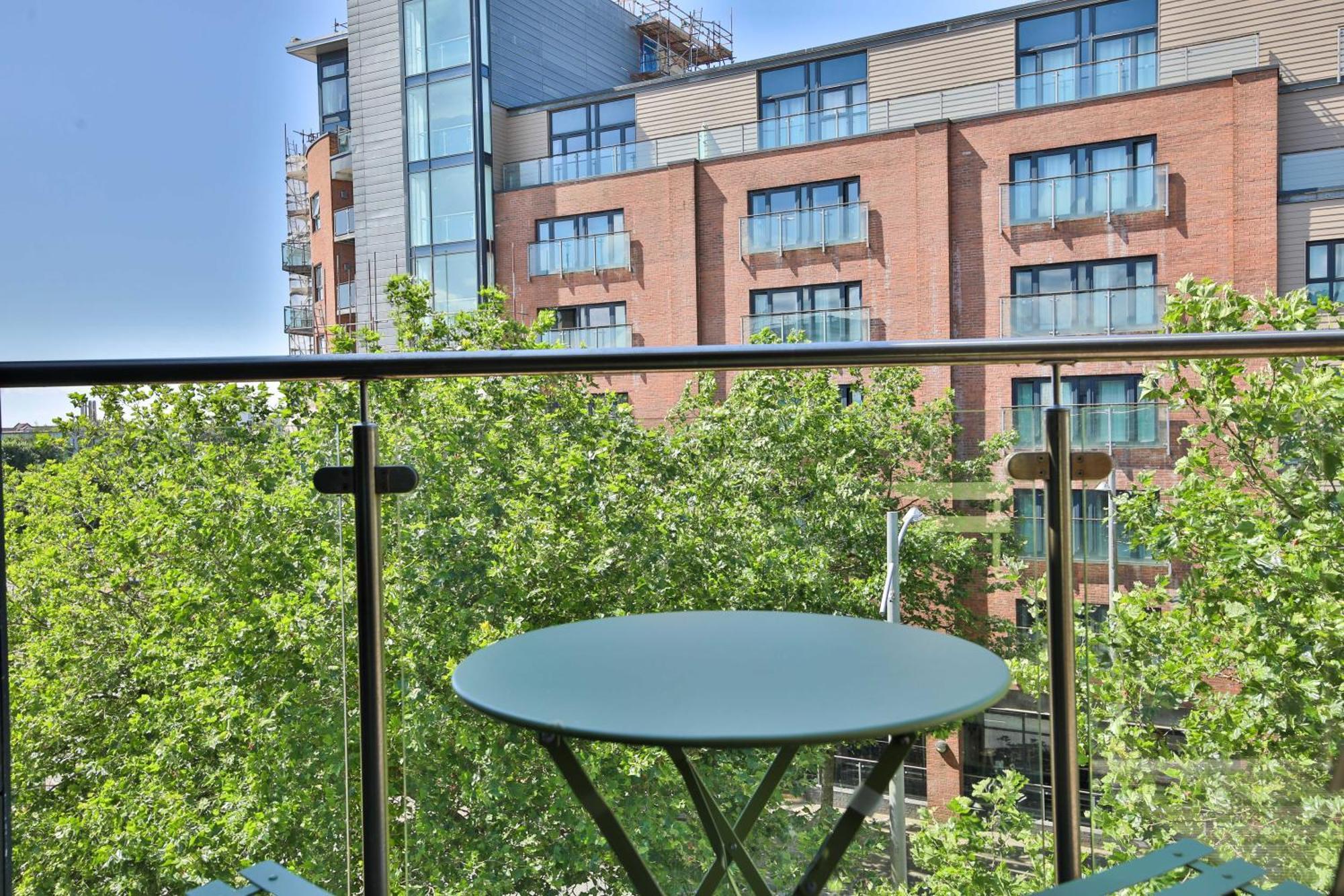 Princess Lofts City Centre Studios With Nespresso Coffee Machines & New Fast Wifi By Stayright Суонси Экстерьер фото