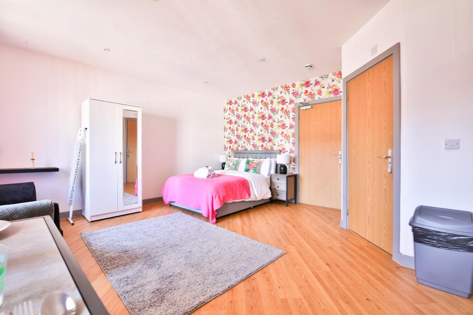 Princess Lofts City Centre Studios With Nespresso Coffee Machines & New Fast Wifi By Stayright Суонси Экстерьер фото